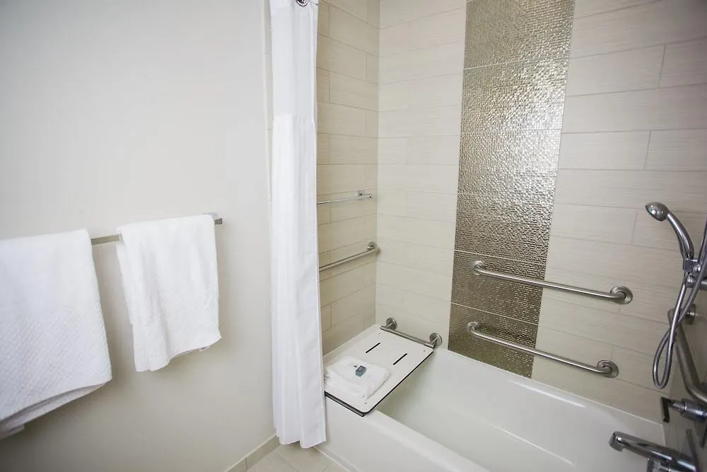 Doubletree By Hilton Historic Savannah 4*,