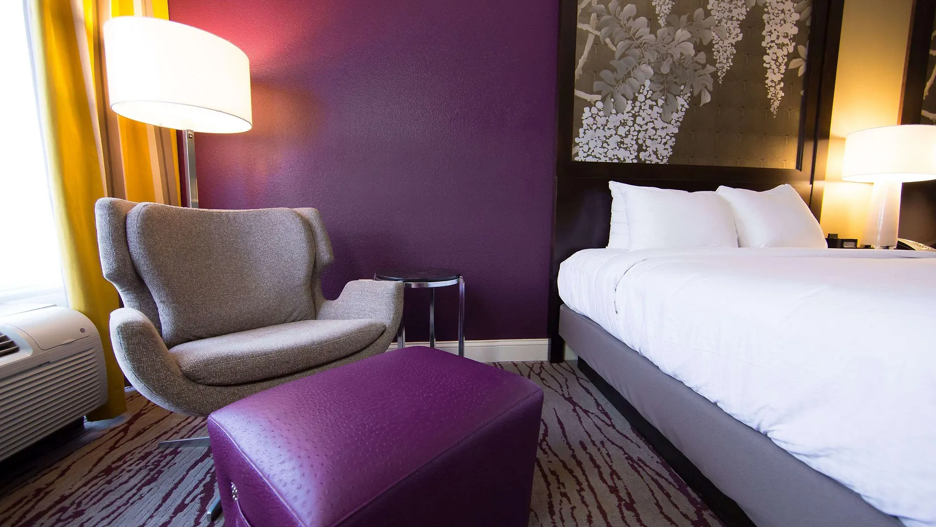 Doubletree By Hilton Historic Savannah Hotel