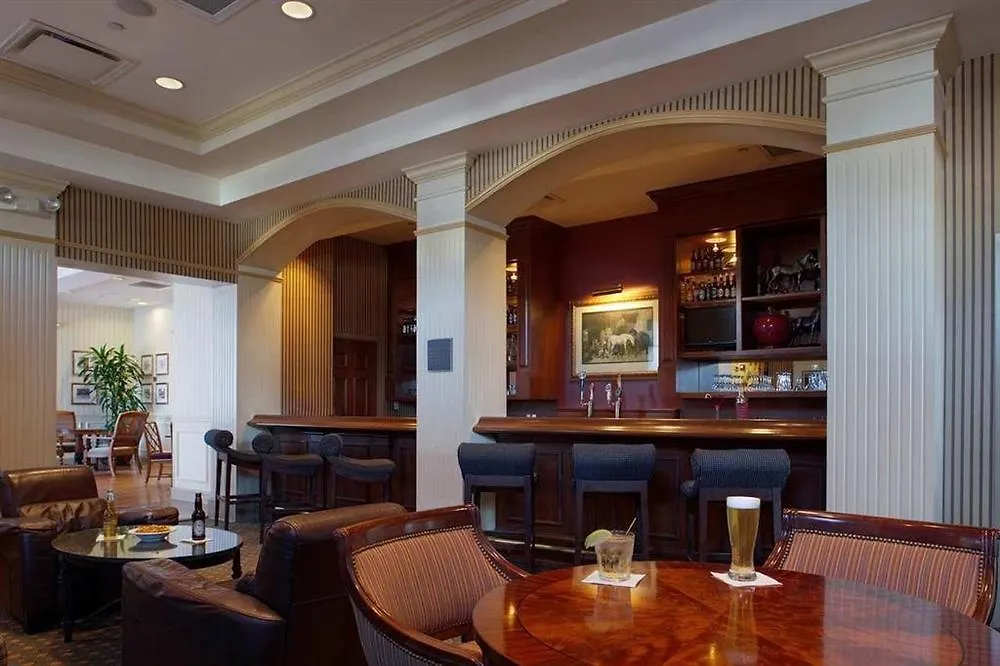Doubletree By Hilton Historic Savannah 4*,