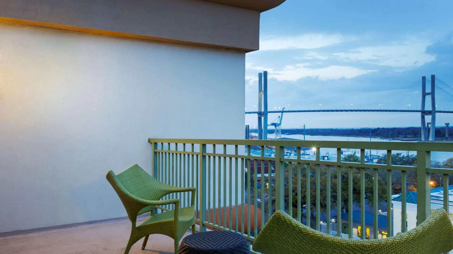 **** Hotel Doubletree By Hilton Historic Savannah United States